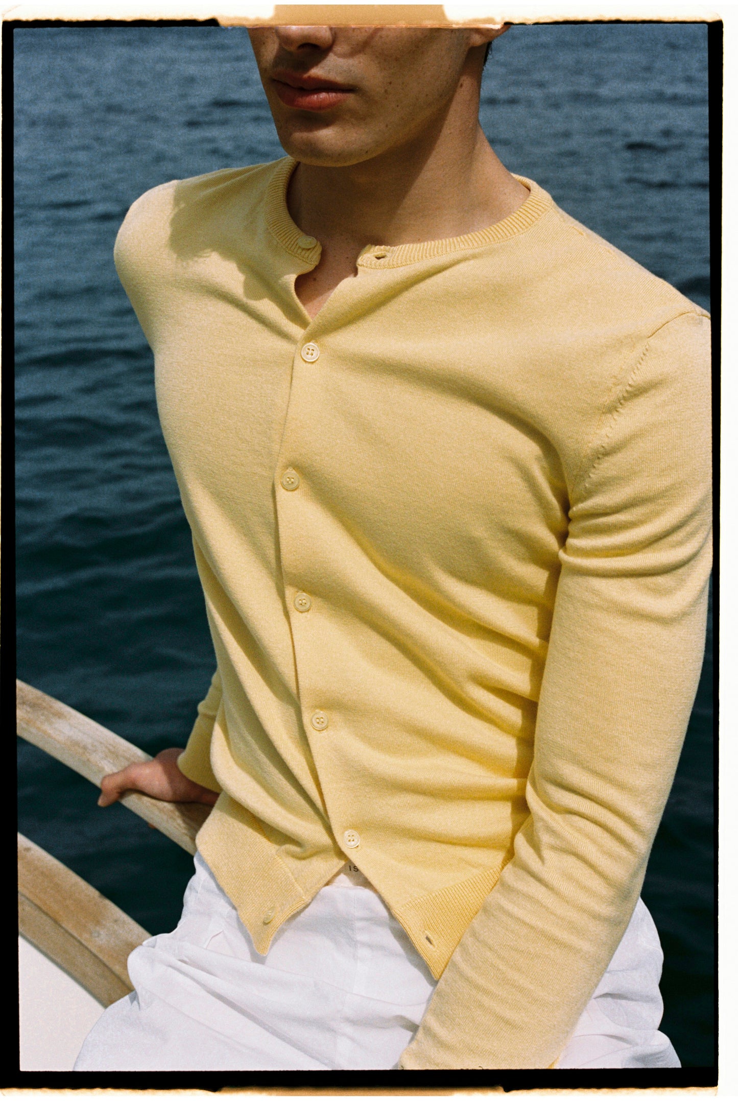 Caseta Yellow Cardigan